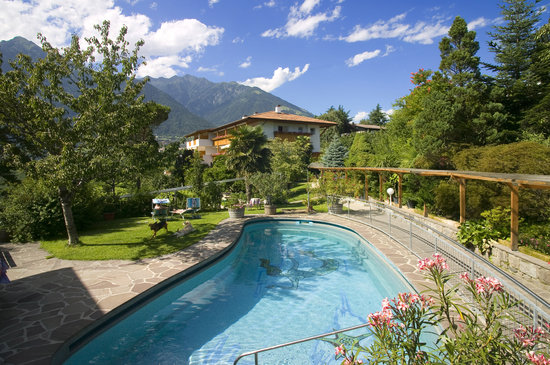 Meran Pool